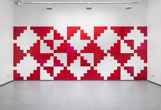 BRIQUE 2023 | woven parts made of decorfoil | 6.4x2.6 m | Galeriehaus Nord Nuremberg